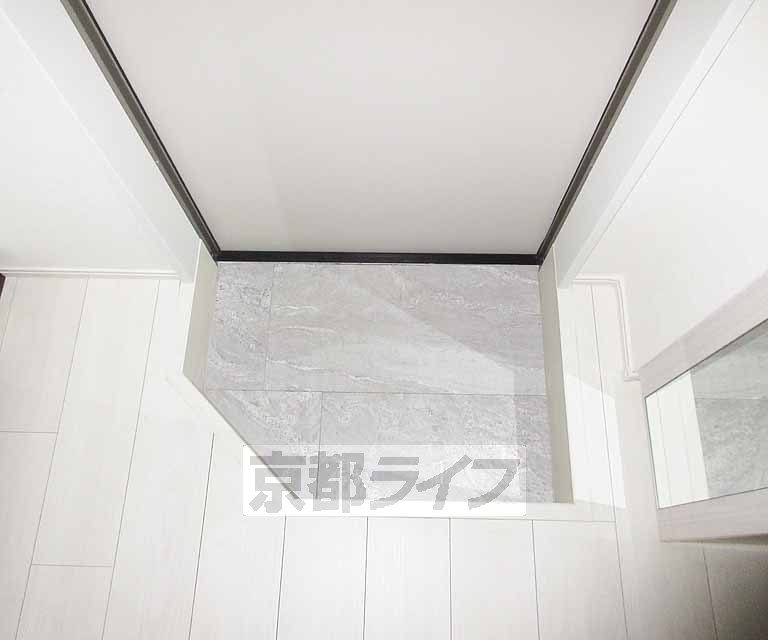 玄関　おしゃれな形をしている玄関です。