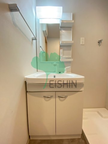 洗面設備　シンプルで使いやすい洗面台です！