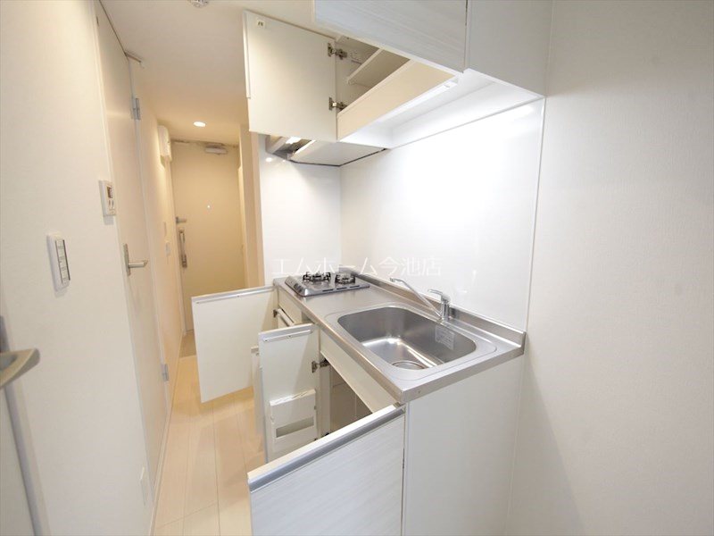 キッチン　システムキッチン（ガス2口コンロ付）