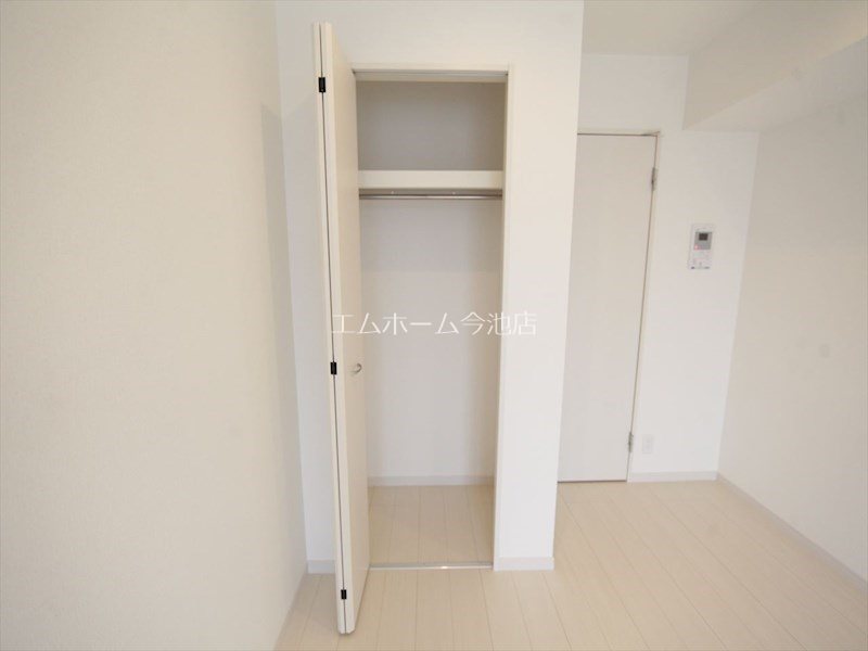 収納　クローゼット（収納スペース充実しています）