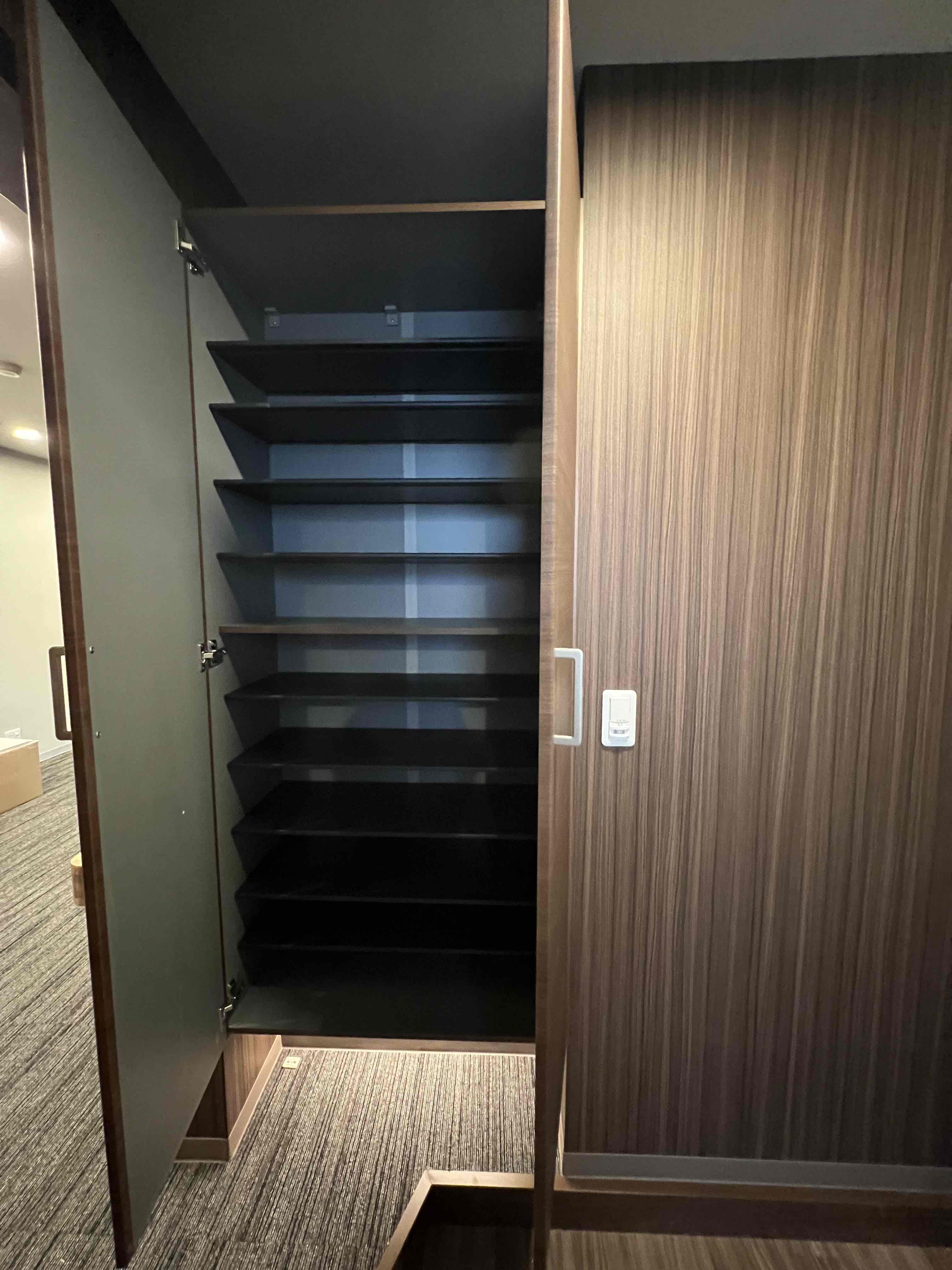 収納　シューズボックス