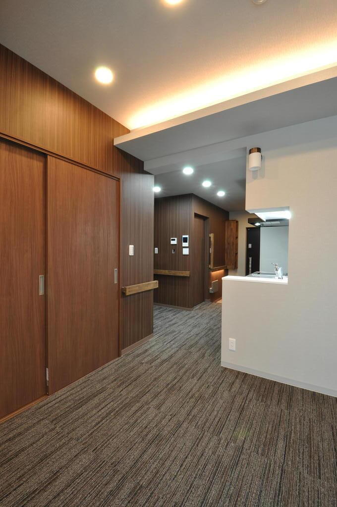 居室・リビング　全室オールタイルカーペット採用