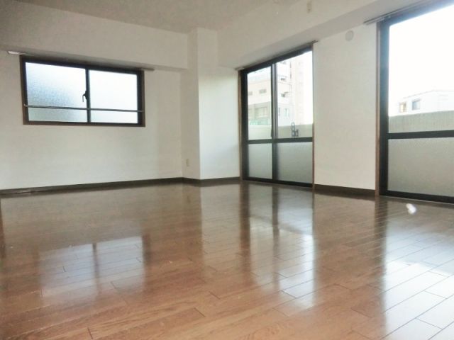 居室・リビング　別室参考写真です。