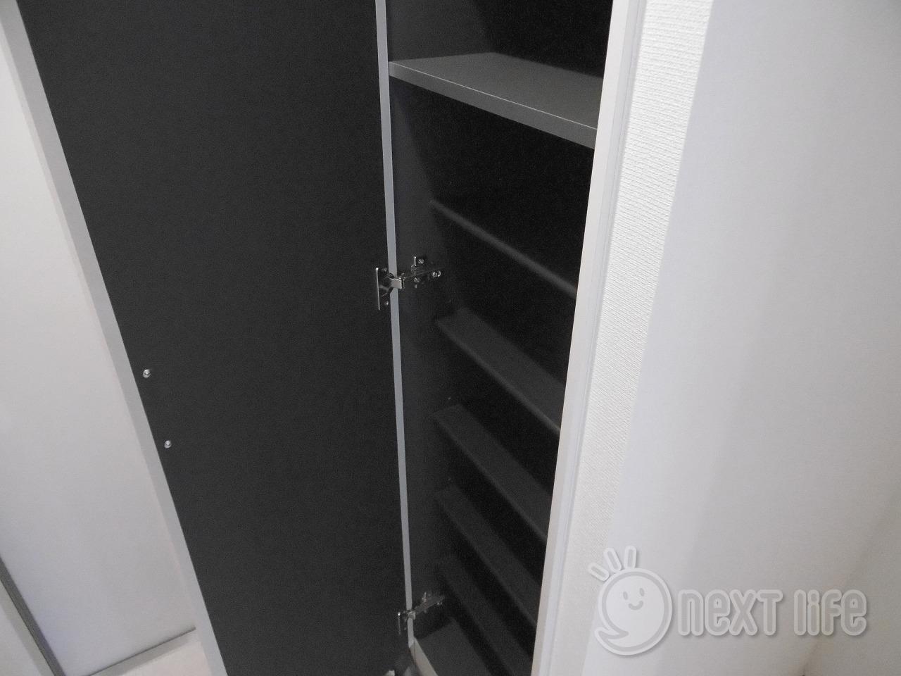 玄関　リブリフォレスタ2