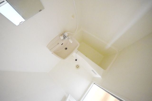 バス・シャワールーム　浴室乾燥機付きです♪