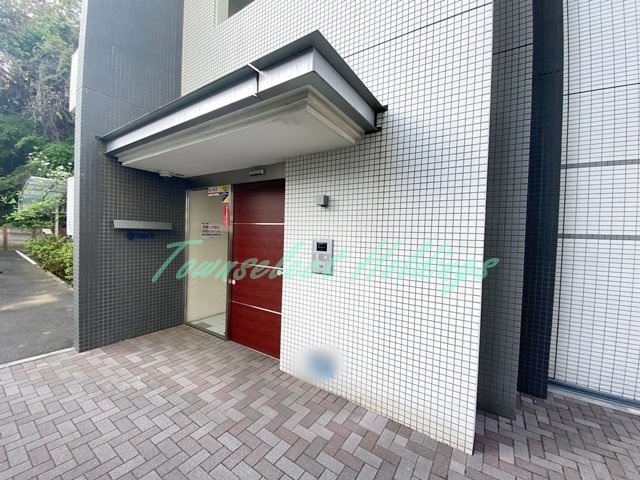 エントランス　清潔感のあるエントランスです♪