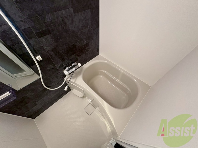 バス・シャワールーム　お風呂になります。一日の疲れを癒してくださいね。