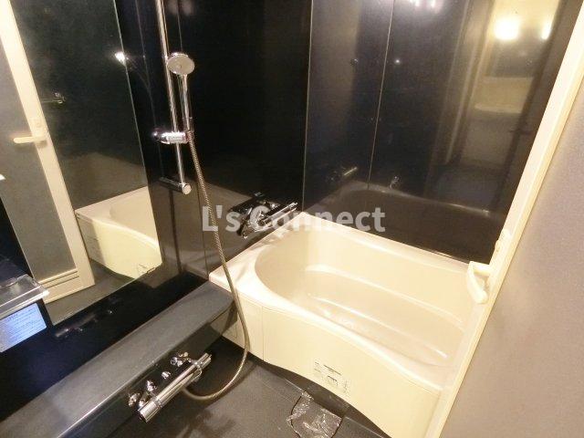 バス・シャワールーム　浴室乾燥付きのお風呂。