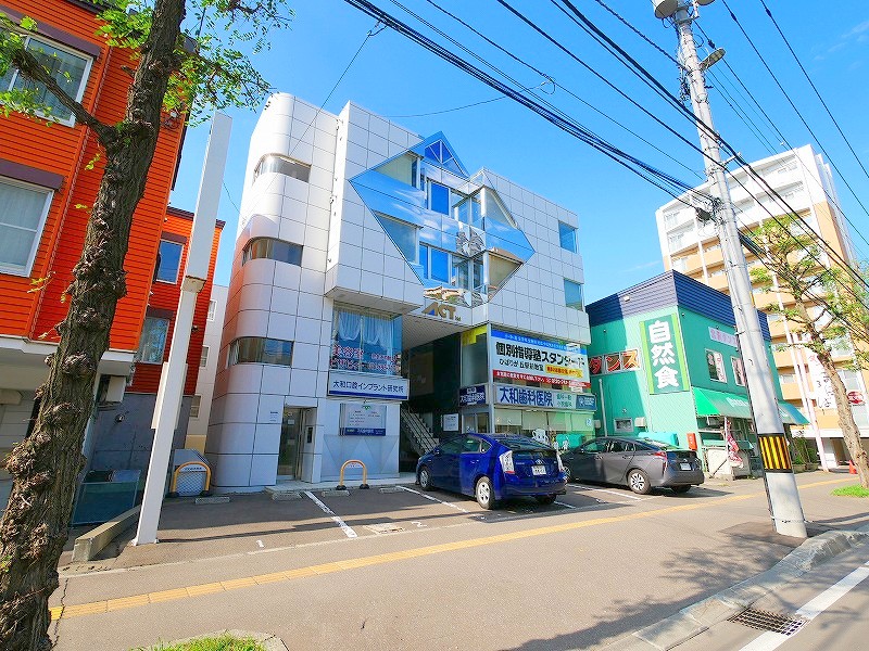 建物外観　【最寄り駅１分！】駅近で陽当たり良好のお部屋です♪