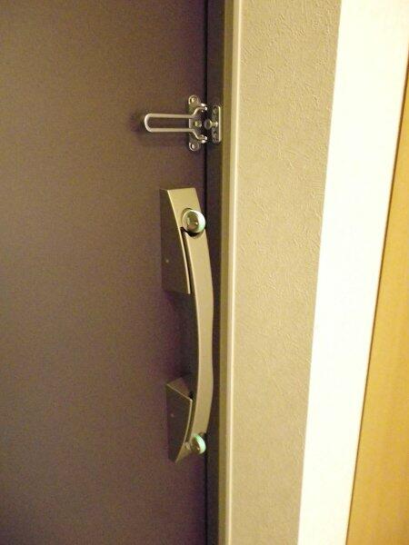 玄関　ダブルロック