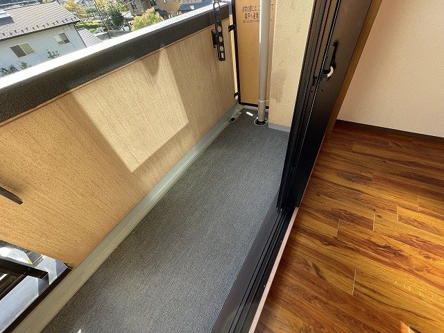 バルコニー　同マンション別部屋