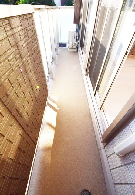 バルコニー　～今日は朝からお洗濯～