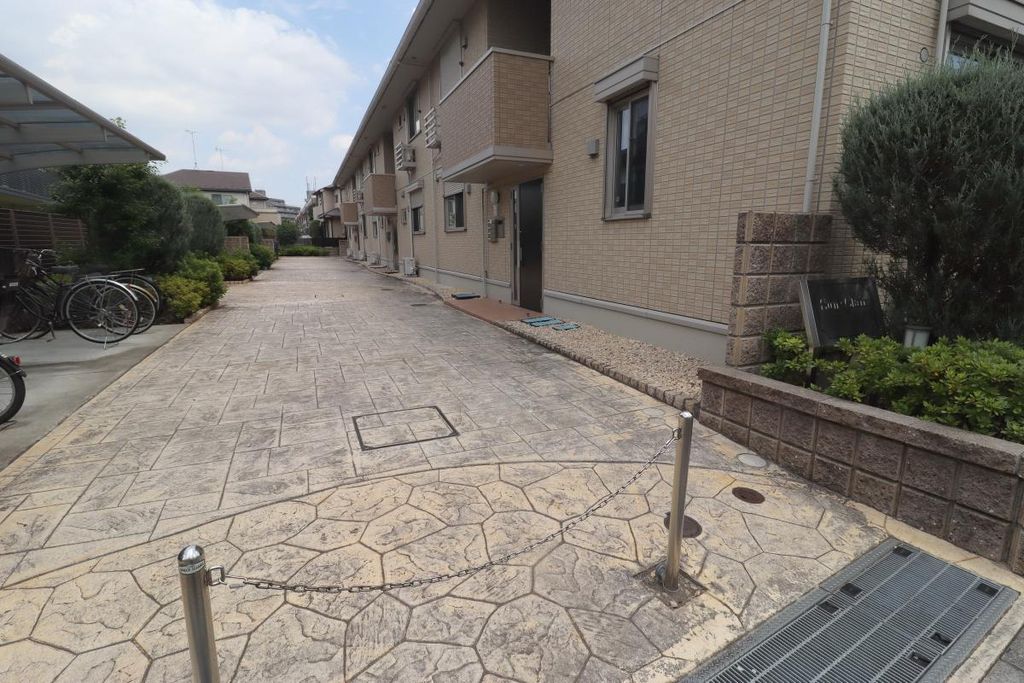 エントランス　駐車場