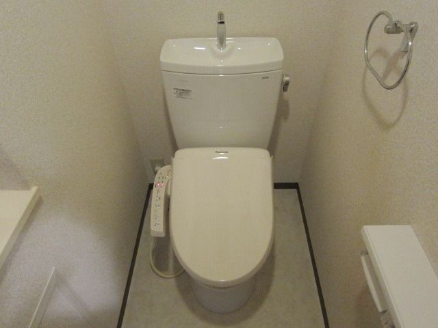 トイレ　★シャワー付きのトイレです★
