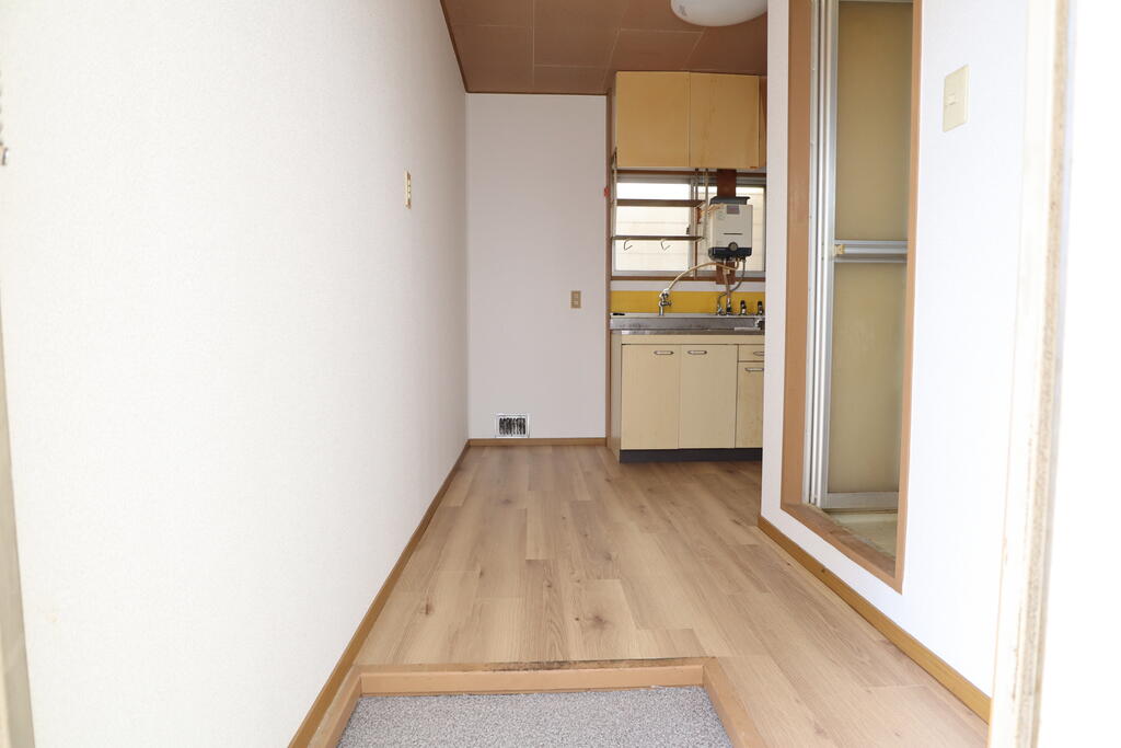 玄関　玄関から室内