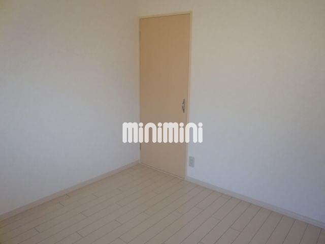 居室・リビング　収納スペースがあります。