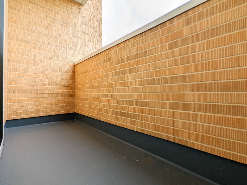 バルコニー　図面と現状に相違がある場合には現状を優先