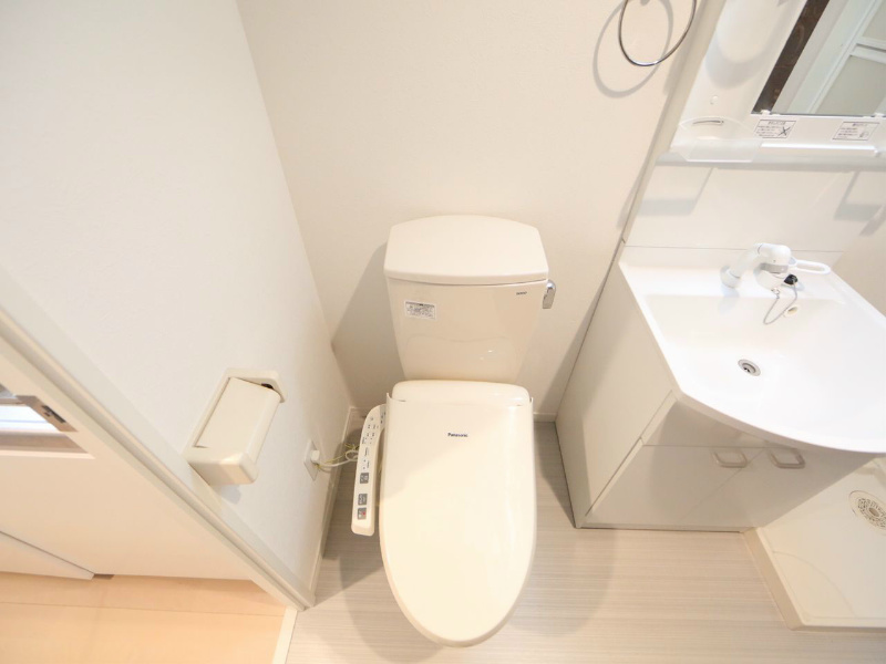 トイレ　温水洗浄暖房便座付トイレ