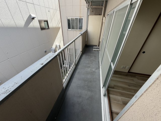 バルコニー　陽当たり良好なバルコニーです