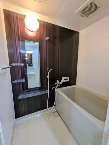 バス・シャワールーム　綺麗な浴室