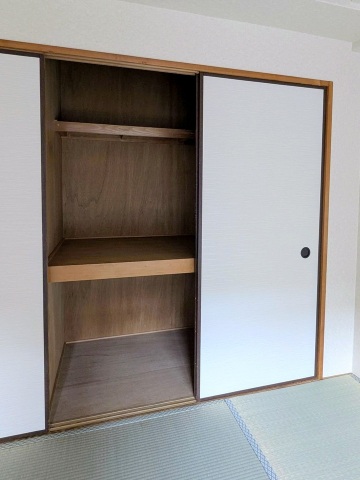 収納　押入