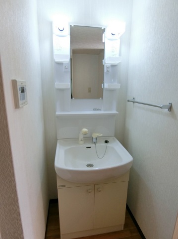 洗面設備　シャンドレ付き洗面化粧台