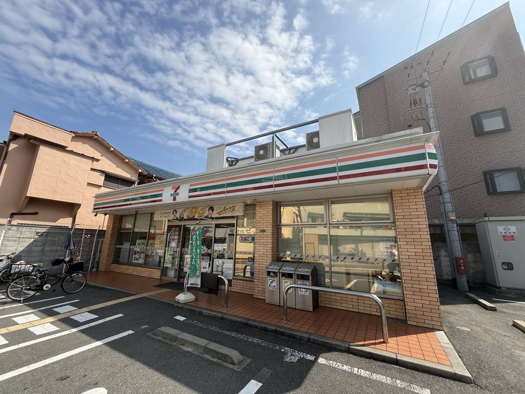 コンビニ　セブンイレブン大阪豊新4丁目店（コンビニ）まで1020m