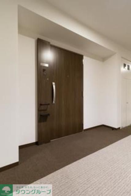 玄関　※写真は同タイプ住戸です。