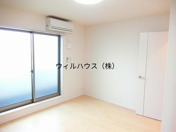 居室・リビング　広々とした洋室！