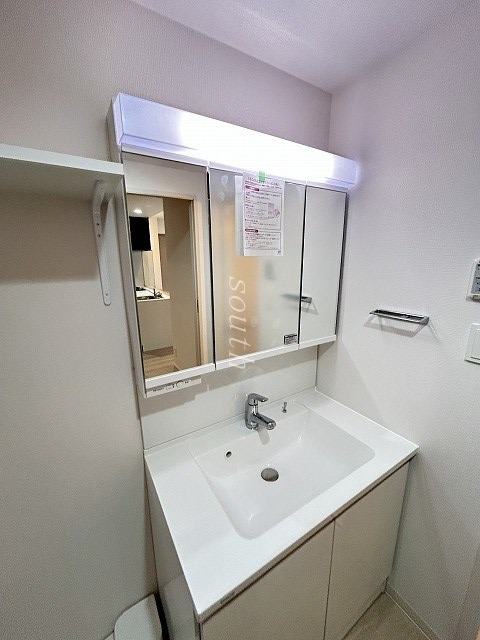 洗面設備　シャンプードレッサー付き