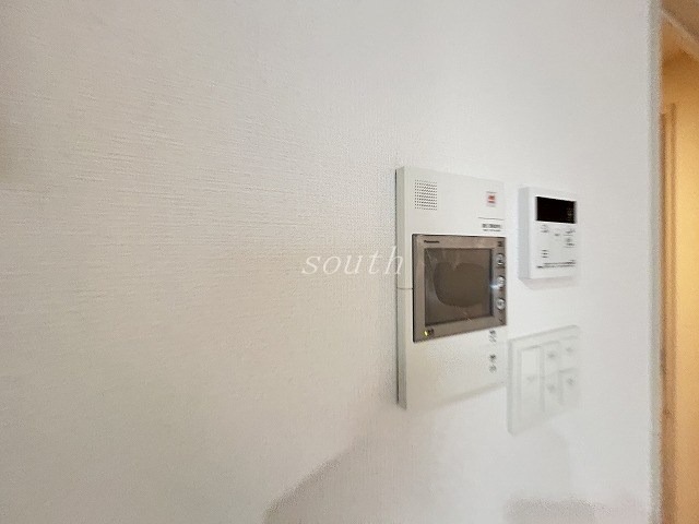 セキュリティ　モニター付きインターホン
