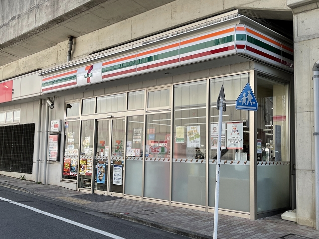 コンビニ　セブンイレブン練馬富士見台駅西店（コンビニ）まで146m