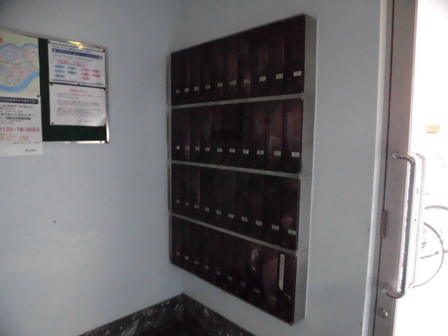 エントランス　集合ポストです