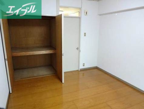 収納　同物件の別のお部屋の写真です。実際とは異なります。