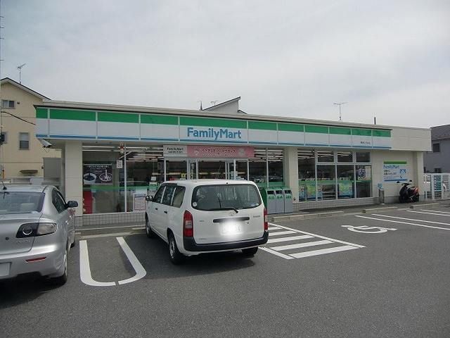 コンビニ　ファミリーマート 栗東小平井店（コンビニ）まで400m