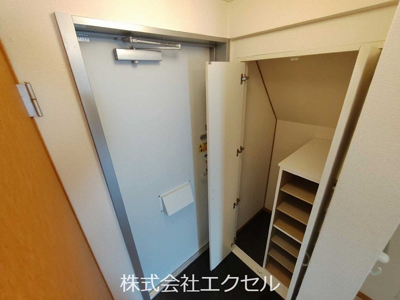 玄関　シューズボックス完備の玄関です。