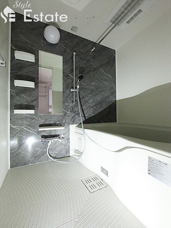 バス・シャワールーム　バスルーム