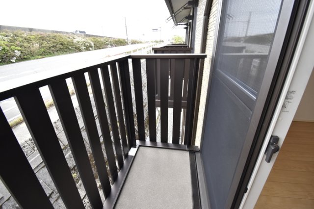 バルコニー　開放的で明るい空間を演出してくれるバルコニーです