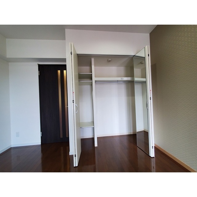 収納　室内写真は別号室の場合が御座います。現況優先。