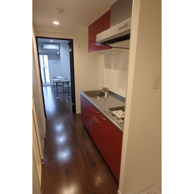 キッチン　室内写真は別号室の場合が御座います。現況優先。