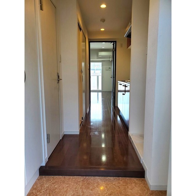 玄関　室内写真は別号室の場合が御座います。現況優先。