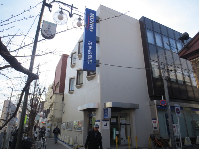 銀行　みずほ銀行（銀行）まで402m