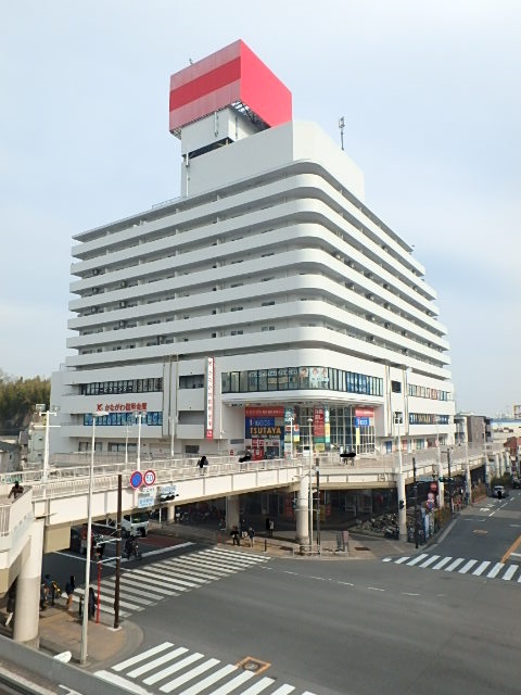 ショッピングセンター　サンビーチ追浜（ショッピングセンター）まで637m