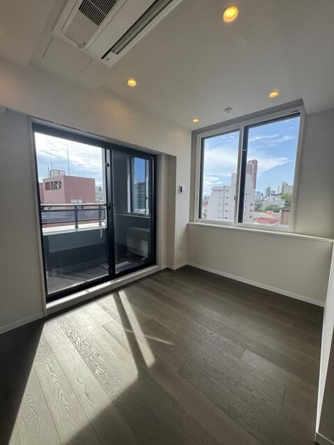 その他部屋・スペース　広くて明るい寝室