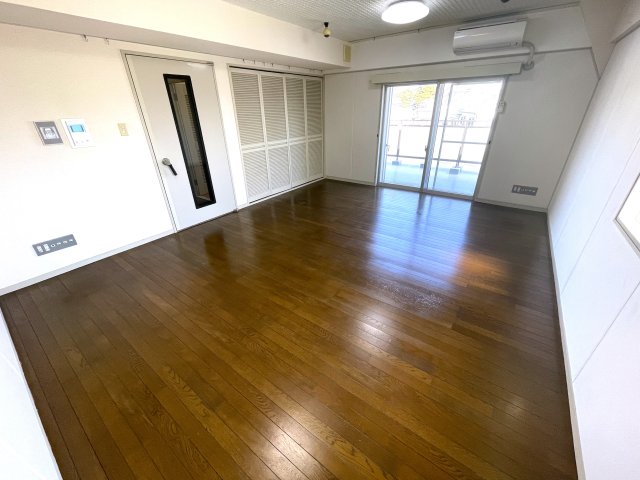 TASK IN 2be1 403の居間写真