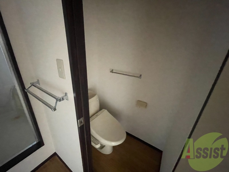 トイレ　トイレはウォシュレット機能付き。シャワートイレは日本の宝。