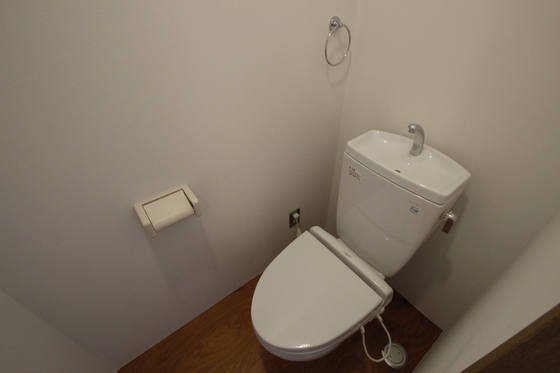 トイレ　※別号室の写真です。