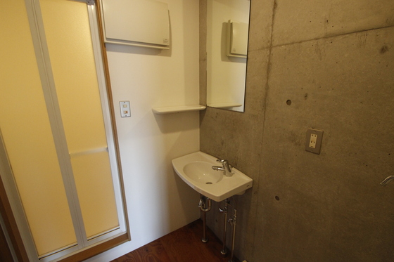 洗面設備　※別号室の写真です。