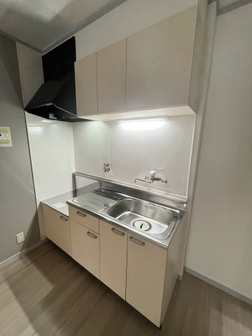 キッチン　同物件、別号室の参考写真です。