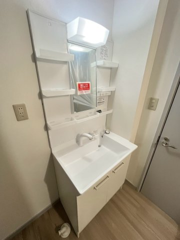 洗面設備　同物件、別号室の参考写真です。